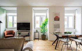 Whome Chic 2-Bed Near Santos & Alcantara Perfect For Families & Couples
